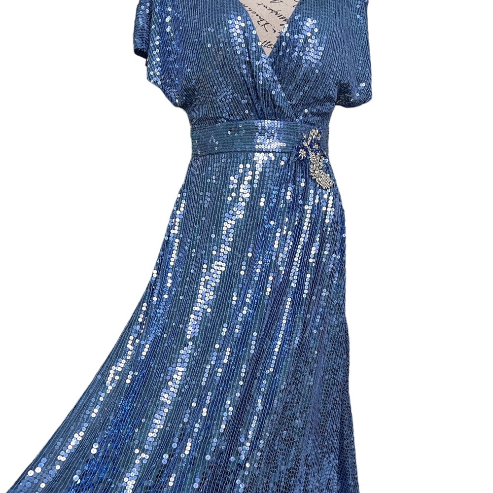 MacDuggal Gown - Picture 7 of 17